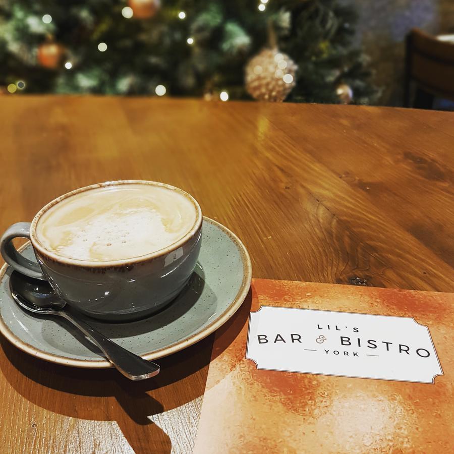 فندق Lil'S Bar And Bistro يورك المظهر الخارجي الصورة